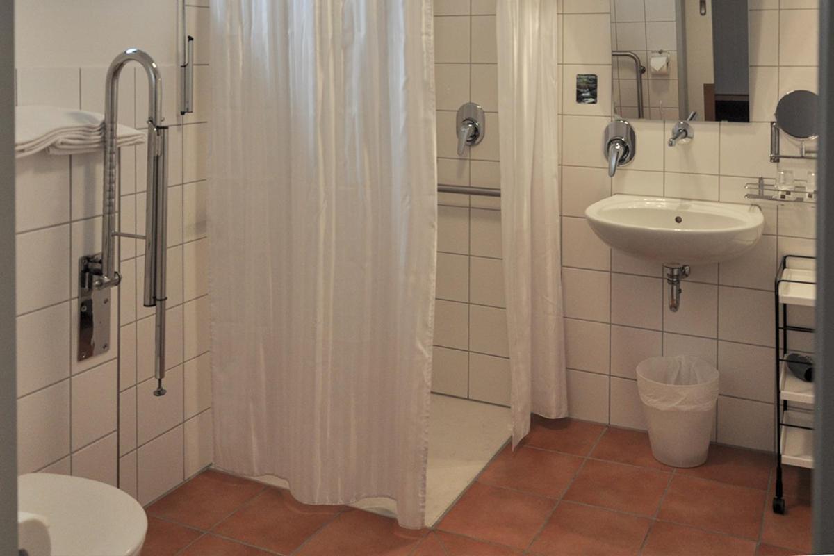 Seminarhotel In Der Manfred-Sauer-Stiftung Lobbach Екстер'єр фото