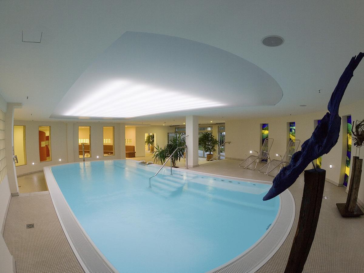 Seminarhotel In Der Manfred-Sauer-Stiftung Lobbach Екстер'єр фото